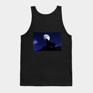 Wolf howling at the moon Tank Top